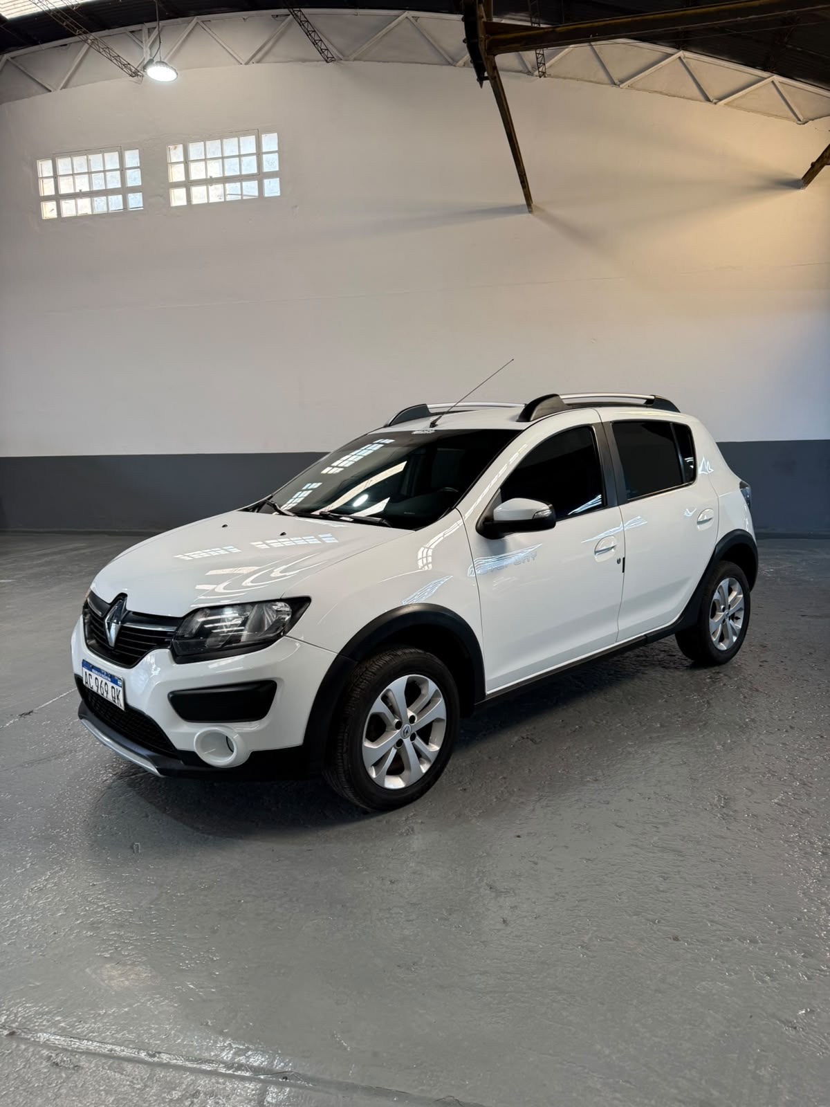 RENAULT - SANDERO  STEEPAY  INTENSE    1.6  - MANUAL - 2018
